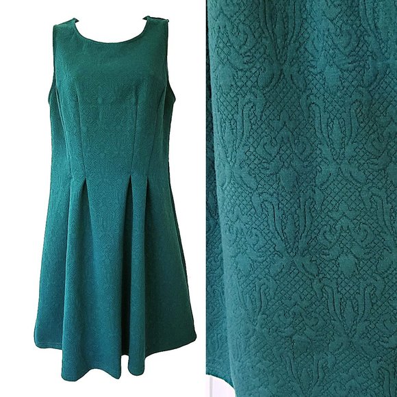 Francesca's Jacquard Damask Pattern Fit & Flare Pleated Mini Dress in Emerald - Picture 1 of 4